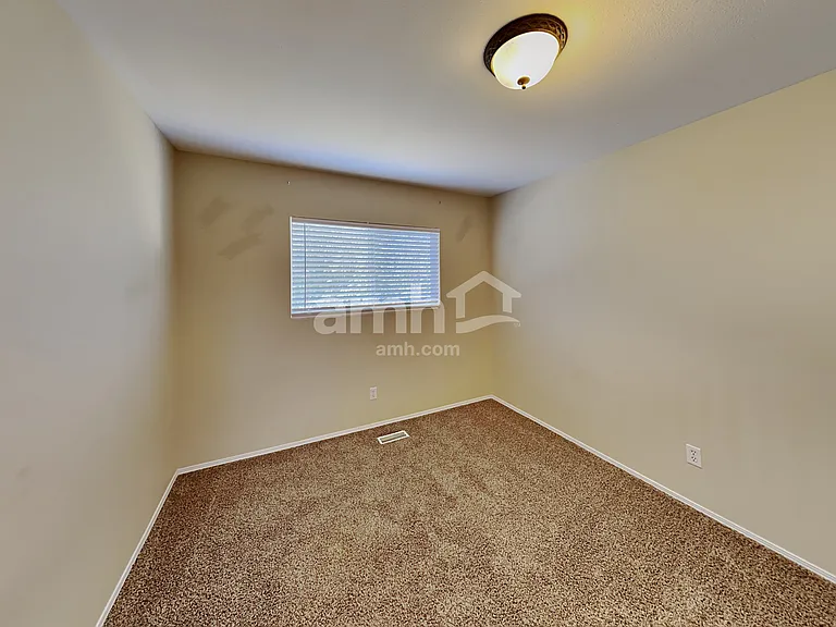 190 E 1325 N — Photo 17