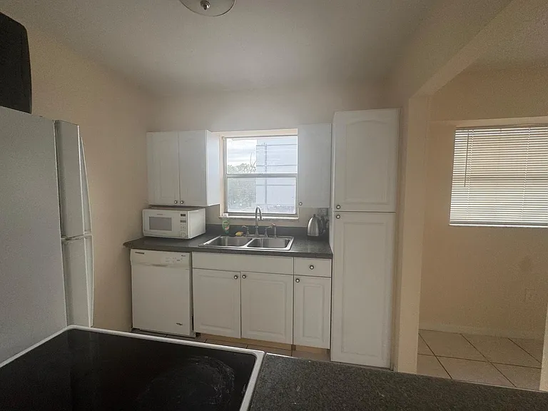 16508 NE 26th Ave #201 — Photo 10