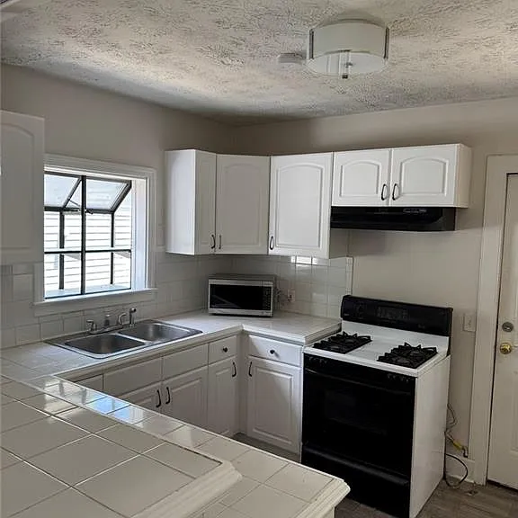 1441 Meridian St SE — Photo 8