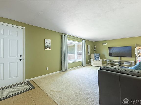 3rd image of 5044 Dobbs Dr
