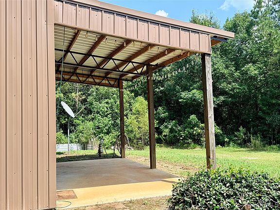 4th image of 740 Davis Rd