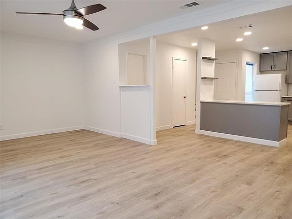 2nd image of 2343 Trellis Pl