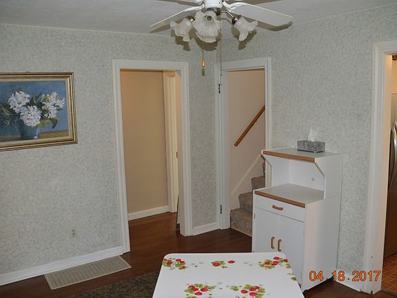 3rd image of 294 Park End Dr