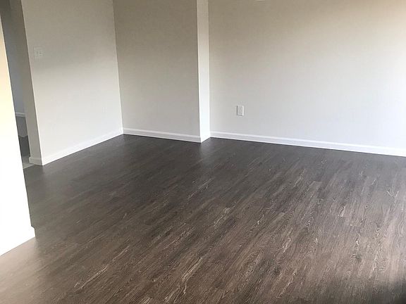 5th image of 103 Shire Ln