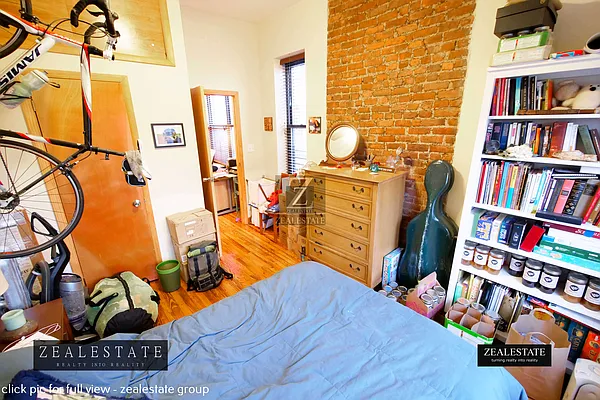 Rented by ZealEstate Group Inc | media 32