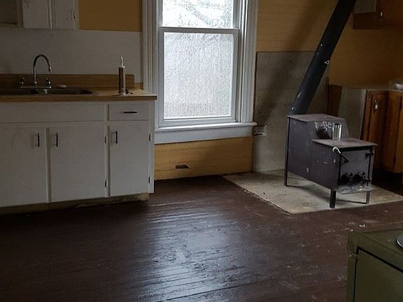 3rd image of 2376 Aragon St