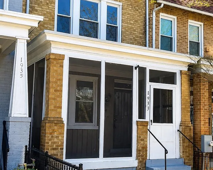 1933 Bennett Pl NE — Photo 1