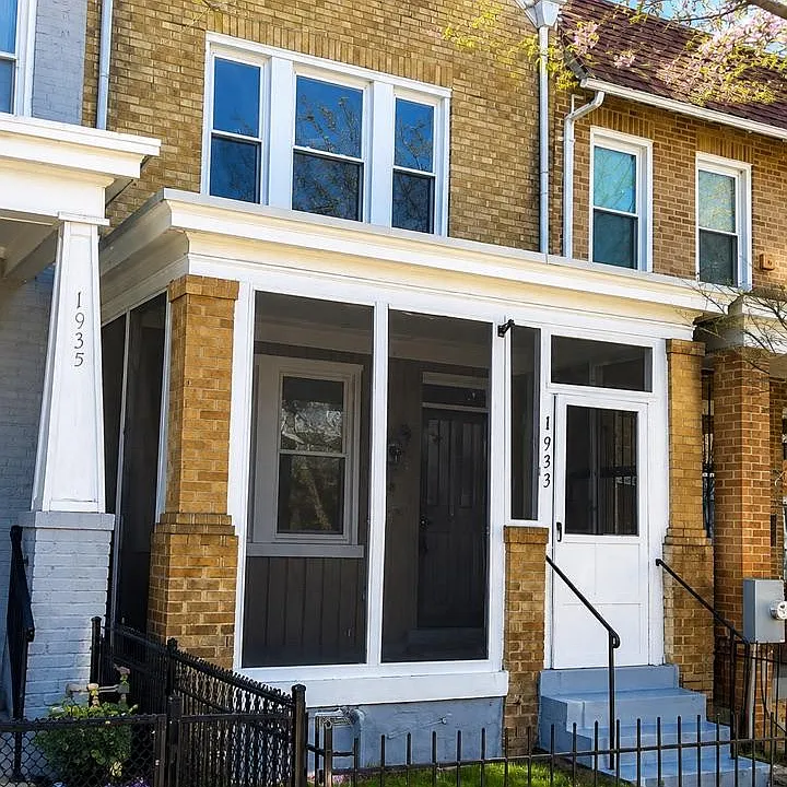 1933 Bennett Pl NE
