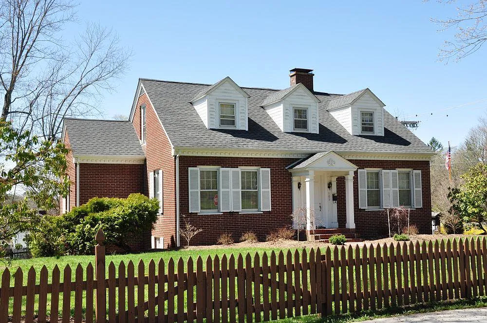 108 Greenbrier Ave photo 1