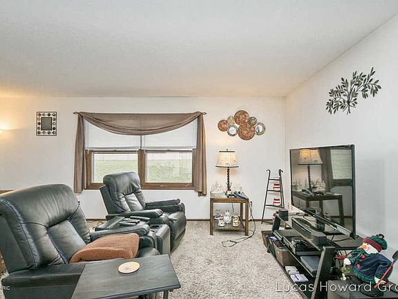 4th image of 2721 Nolan Ave NW