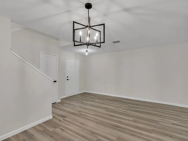438 Stanley Falls Dr — Photo 4