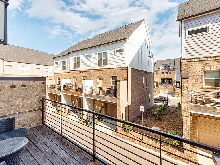 16031 Roscoe Ln — Photo 15