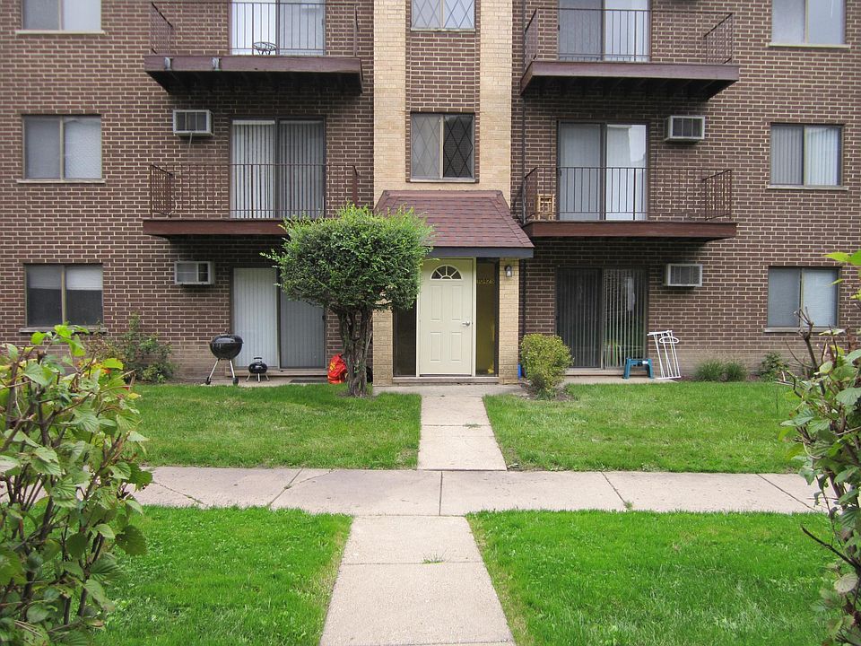 FRONT OF BUILDING