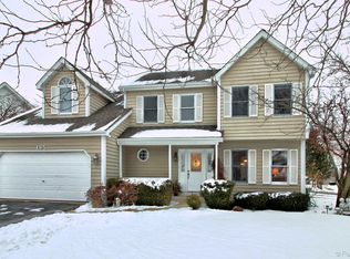 195 Canterbury Rd, Aurora, IL 60506