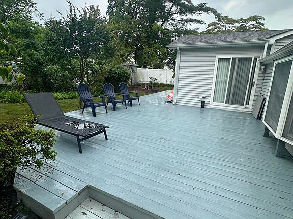2nd image of 36 Whale Pond Rd