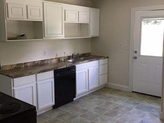 5th image of 107 Holly Tree Cir