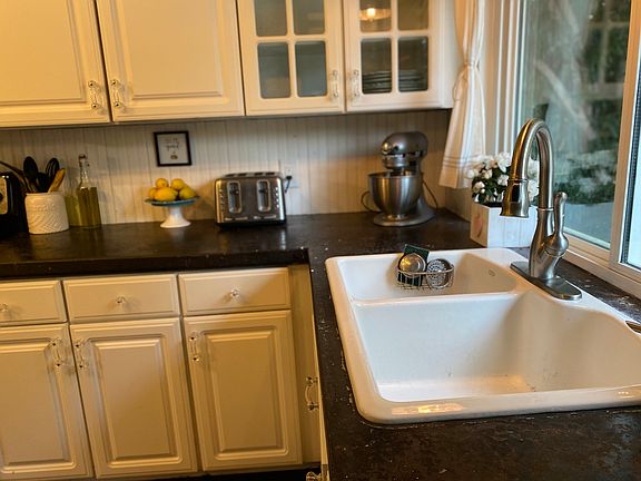 5th image of 1449 Sorrel Rd