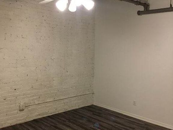 3rd image of 1115 Harney St #406