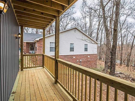 4th image of 34 Holly Dr