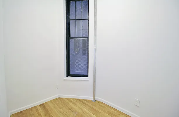 Rented by Julianna Realty Corp | media 5