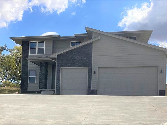 2nd image of 808 Oak Hollow Dr