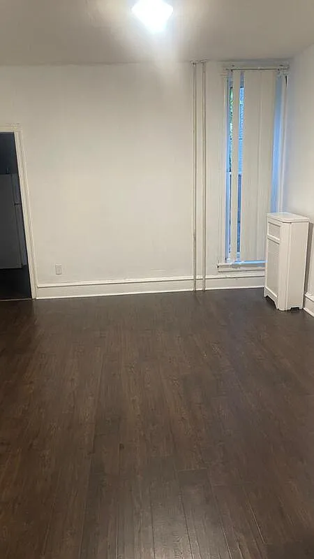 4 bed, 1.0 bath, $1,400 — Photo 3