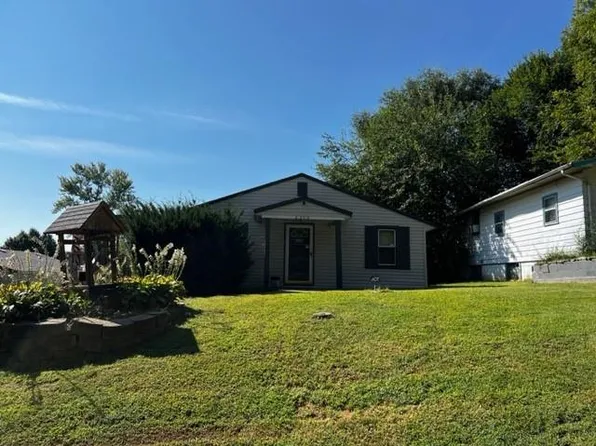 2312 Oak St, Saint Joseph, MO 64503