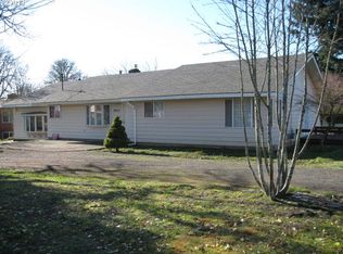 19317 Pease Rd, Oregon City, OR 97045