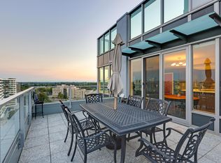 7488 Lansdowne Rd #1801, Richmond, BC V7C0B9