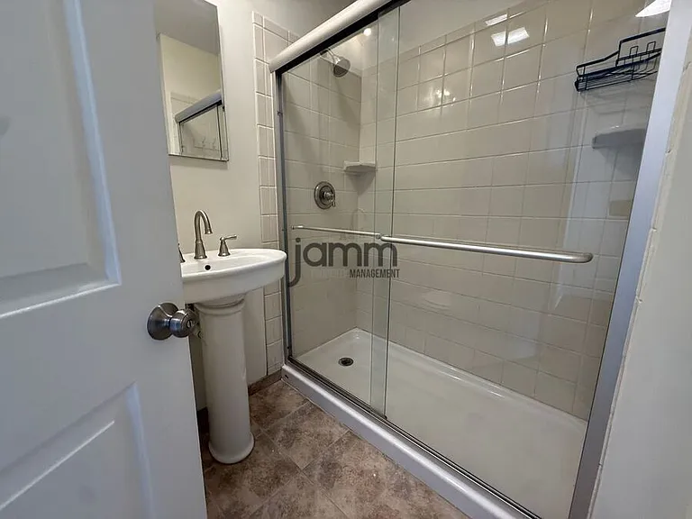 1308 Warren Rd #1308 WARREN RD UPPER — Photo 9