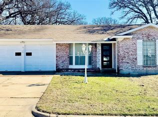 6129 Forest Edge Dr, Forest Hill, TX 76119