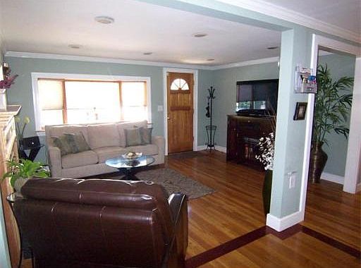 2nd image of 139 Bunker Hill Ln