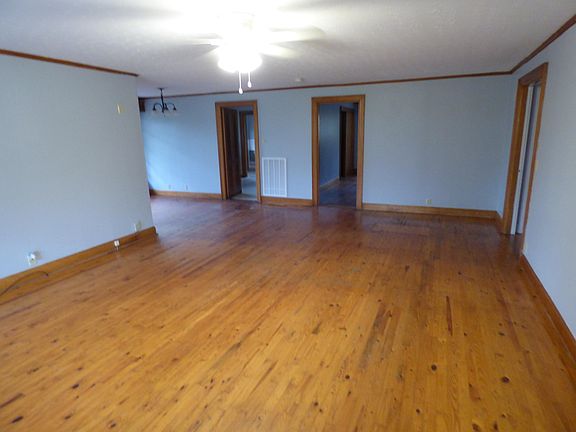 4th image of 70 Park St