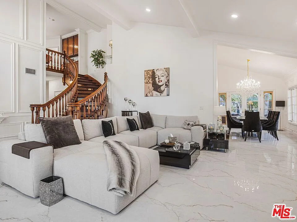 5 bed, 5.0 bath, 4037 sqft, $11,000 — Photo 3