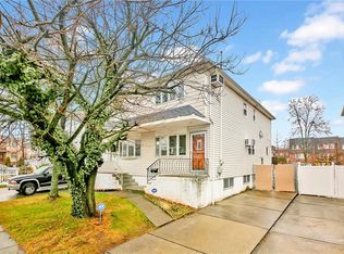 7 Waterside Pkwy, Staten Island, NY 10308