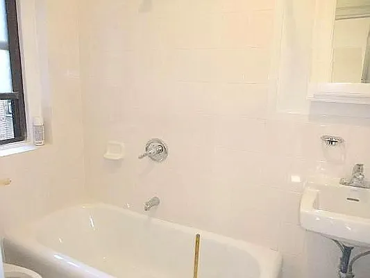 Rented by Manhattan Spaces | media 9