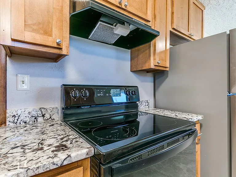 214 Thompson Dr — Photo 7