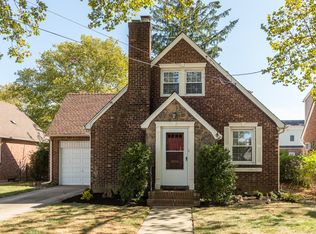 8 N Cambridge St, Malverne, NY 11565
