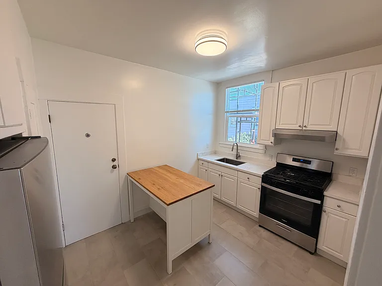 4726 Cabrillo St #2 — Photo 7
