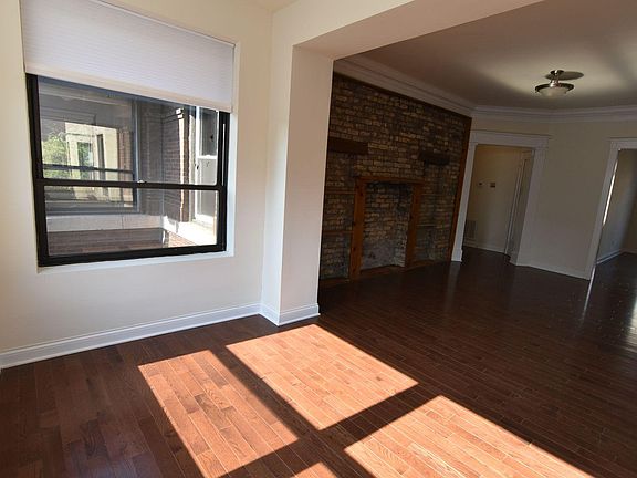 5th image of 3804 N Pine Grove Ave APT 1