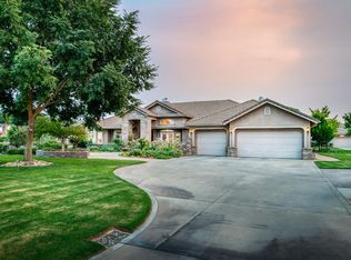 8435 E Paul Ave, Clovis, CA 93619