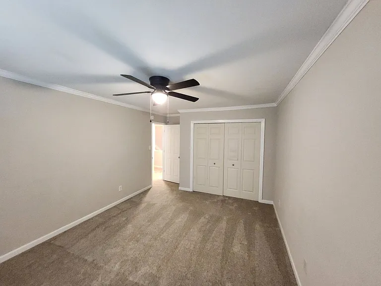 624 Crown Pointe Dr — Photo 18