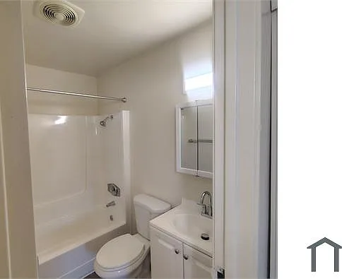 551 Oxford St — Photo 9