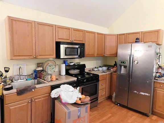 3rd image of 39 Linden Ave