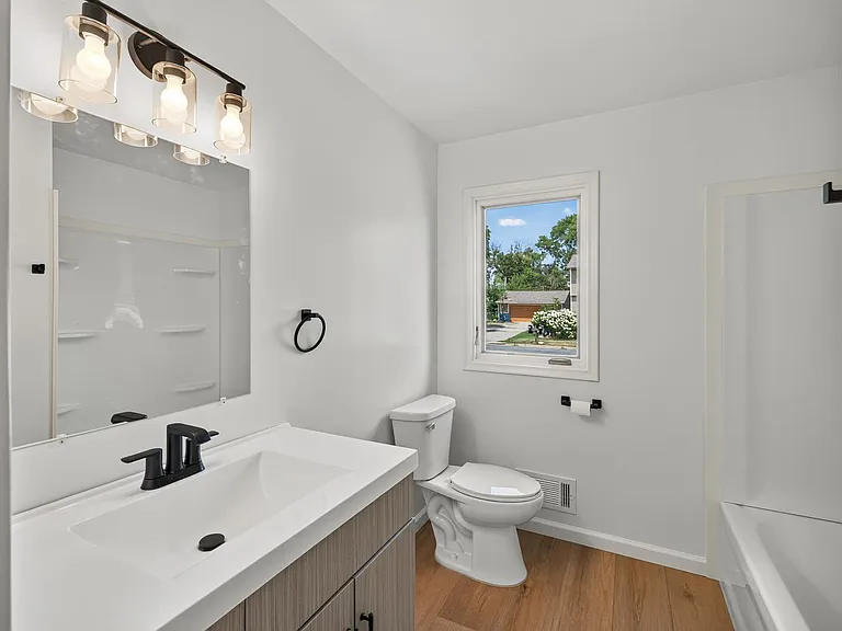 2036 Coral Ln — Photo 15