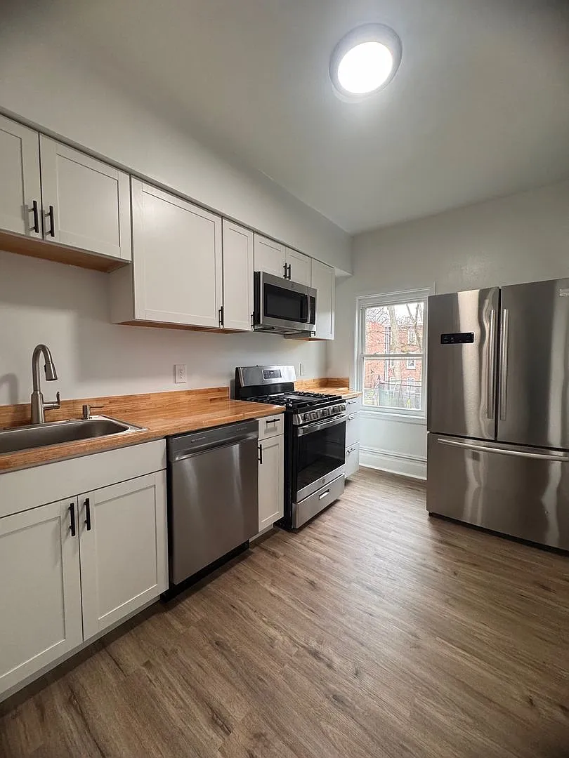 160 N Miller St — Photo 1