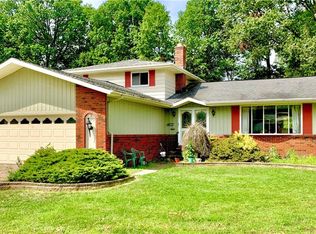 6702 Karen Dr, Seven Hills, OH 44131