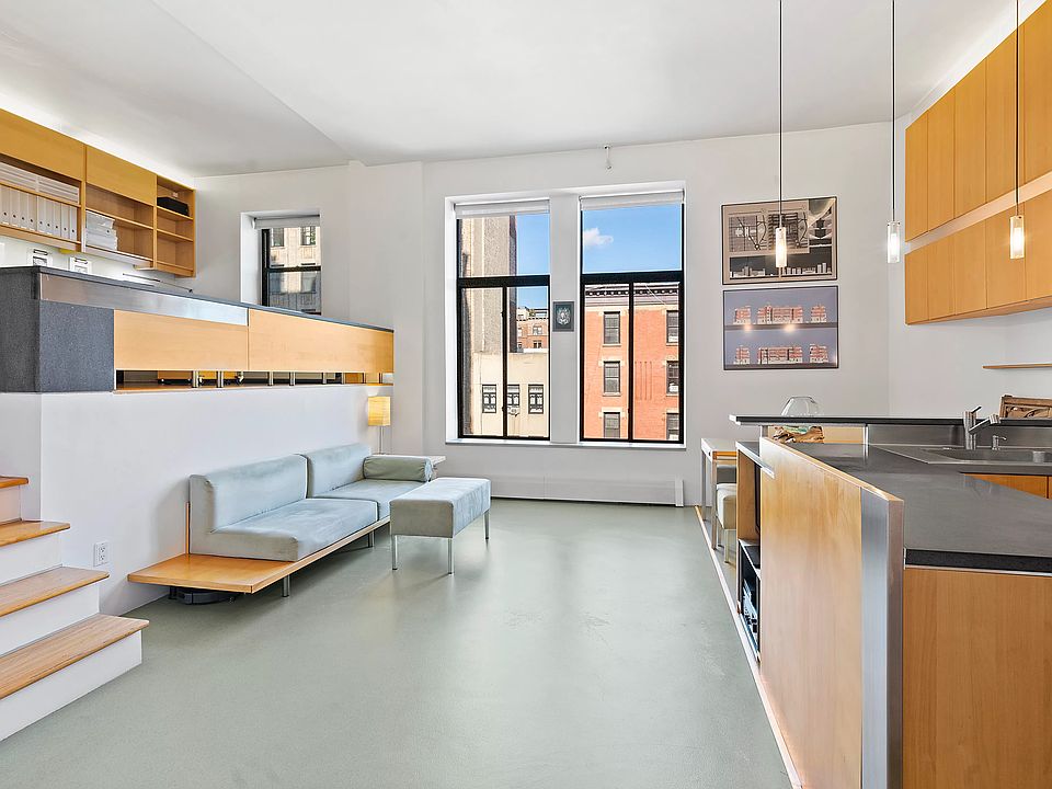 1st image of 100 W 72nd St APT 4A