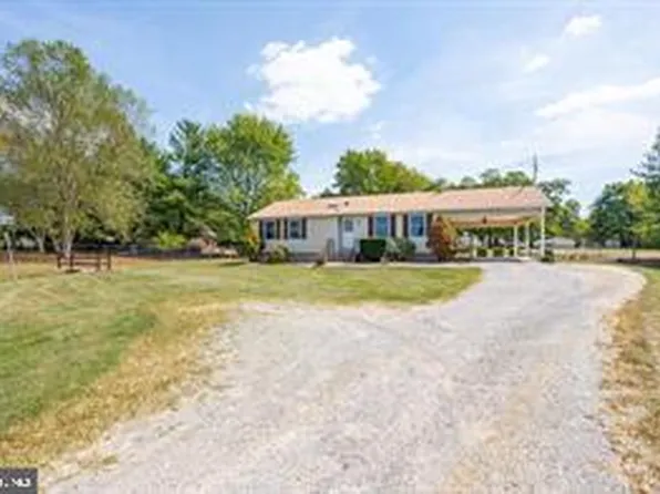 25 S Berlin Pike, Lovettsville, VA 20180