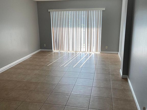 4th image of 1100 NW 87th Avenue #503